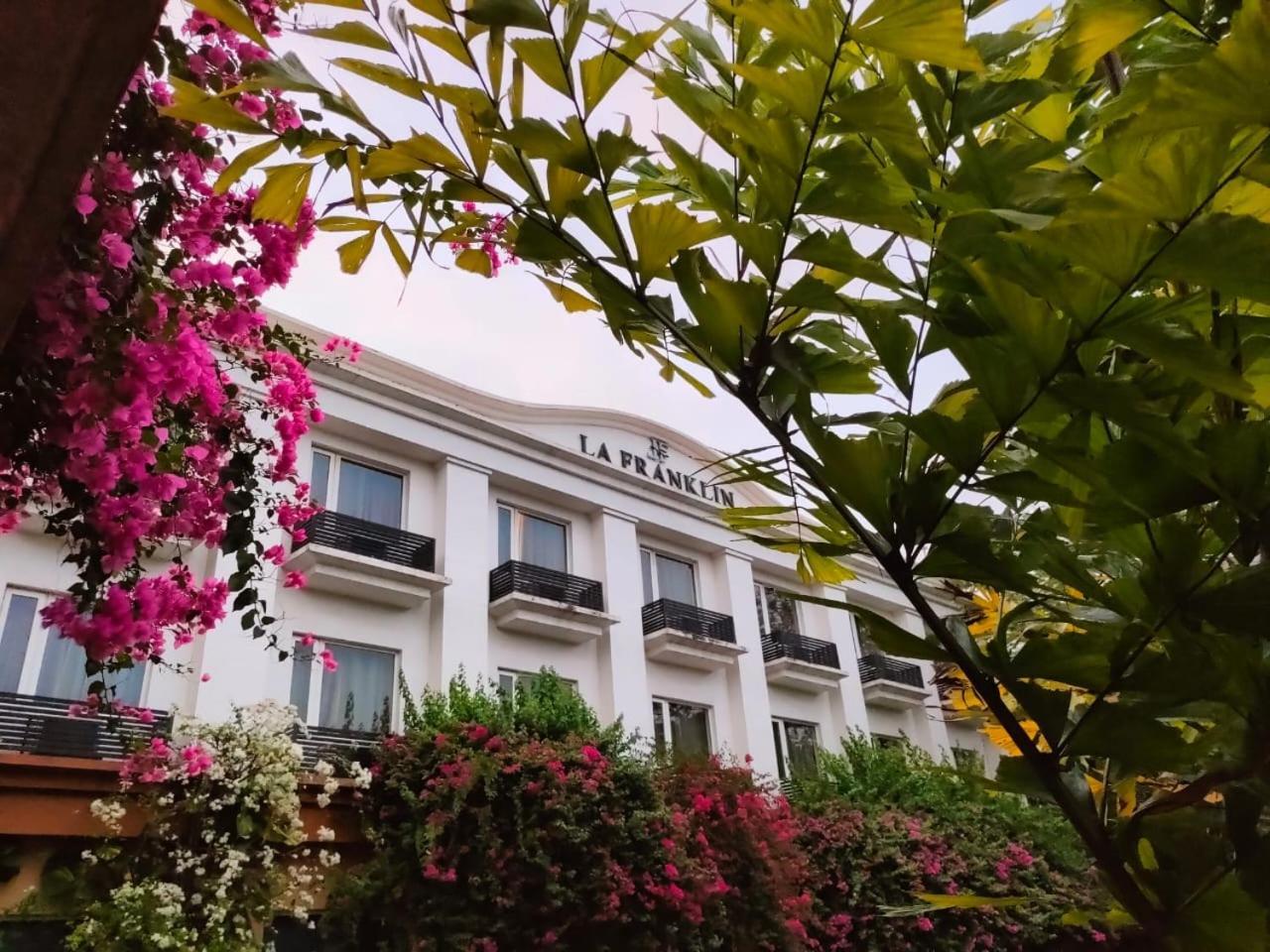 La Franklin Hotel Bhubaneswar Exterior foto