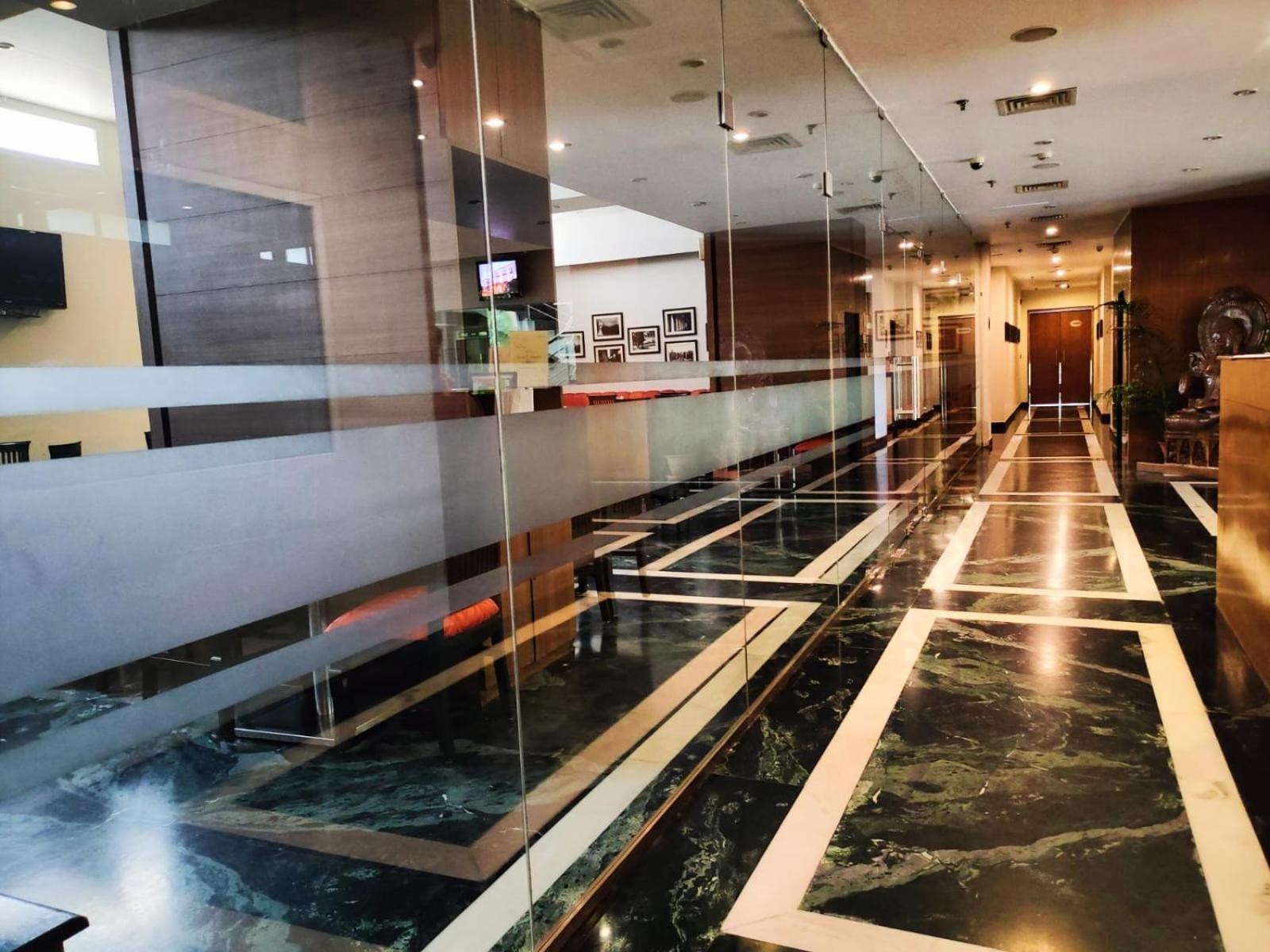 La Franklin Hotel Bhubaneswar Exterior foto
