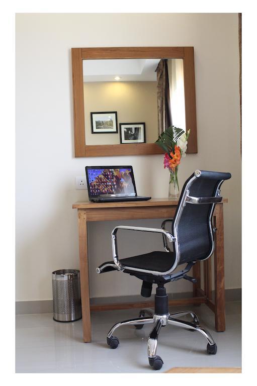 La Franklin Hotel Bhubaneswar Zimmer foto